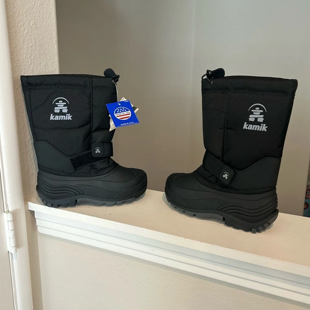 New With Box Kamik Youth Boots Size 3 Wide QHR24823-BLK